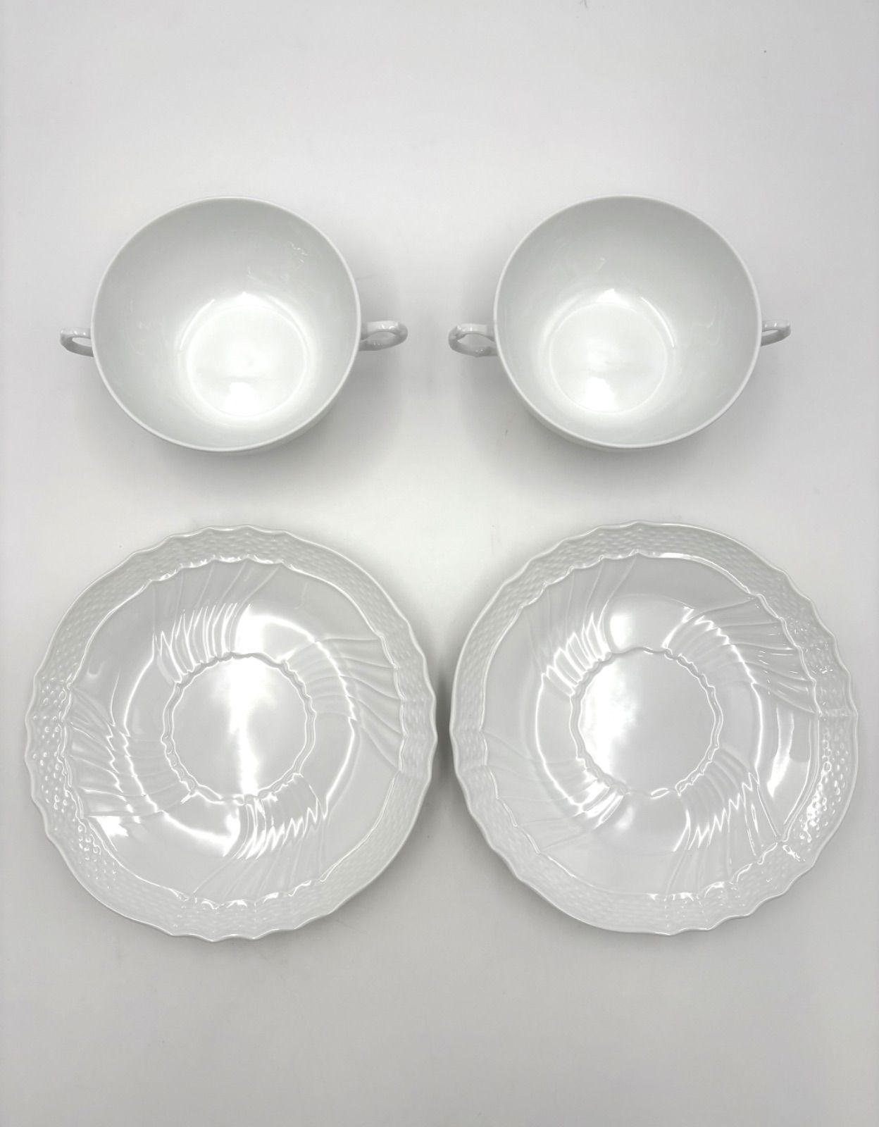 老舗の Richard Ginori リチャードジノリ ベッキオホワイト スープカップ＆ソーサー 4客セット 人気ブランドも送料無料！