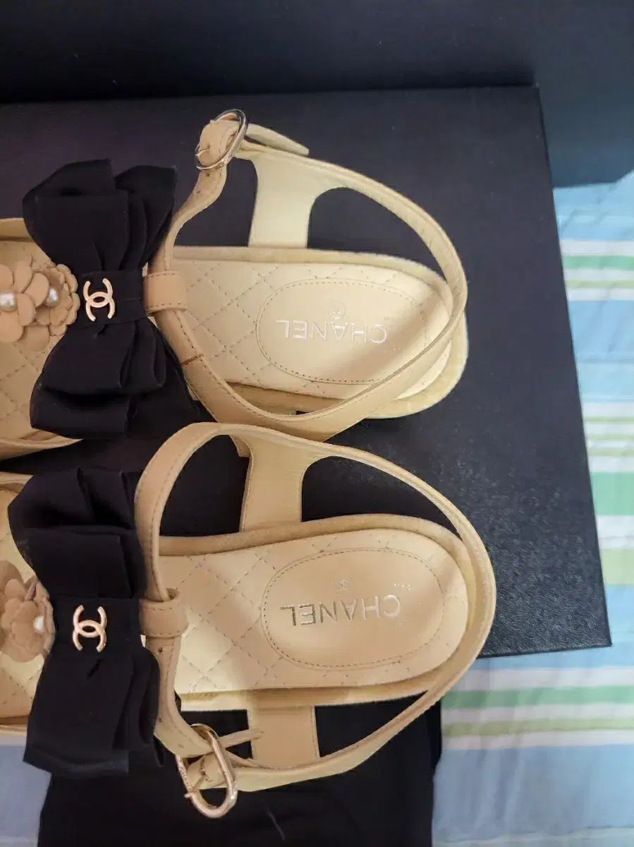 フラットシューズ ストラップ