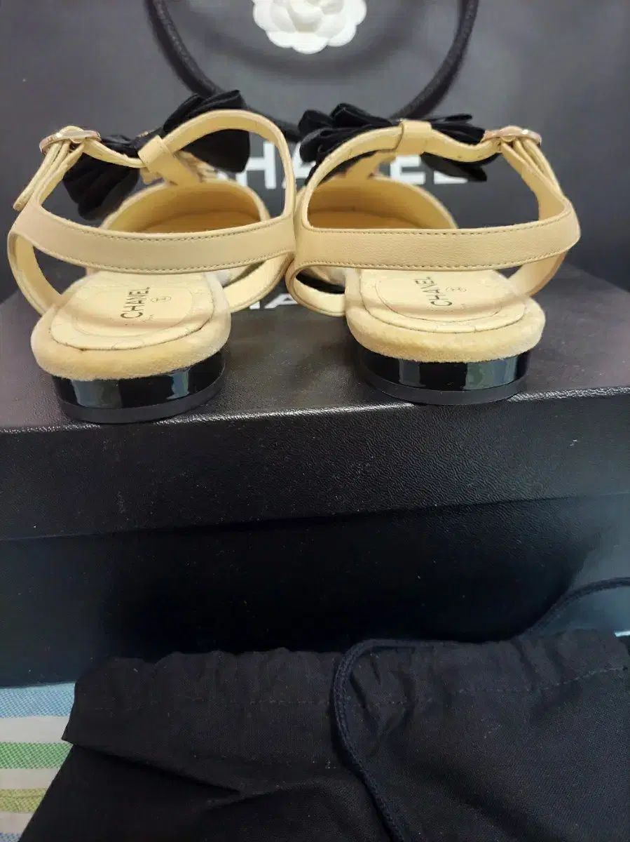 フラットシューズ ストラップ