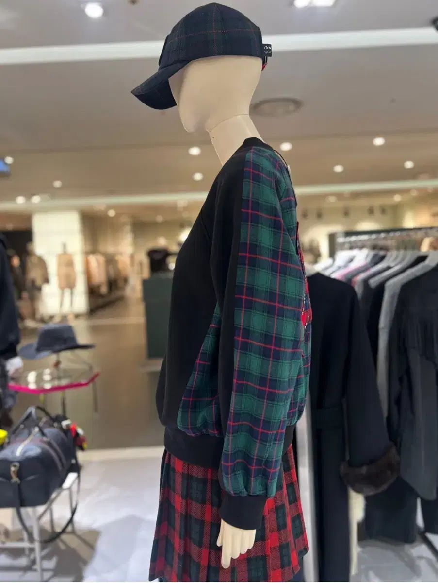 LUCKY ラッキーシュエトゥ ホリデー CHECK スウェット 36