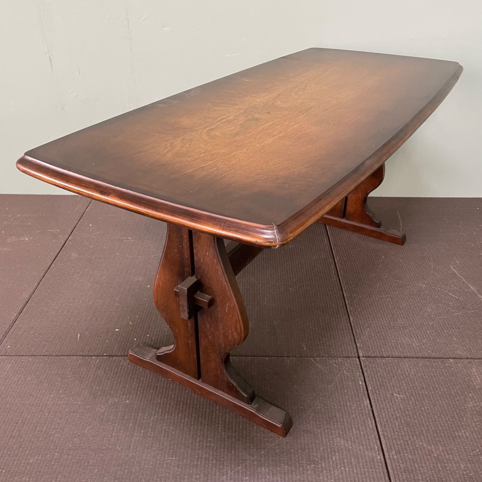 コーヒーテーブル