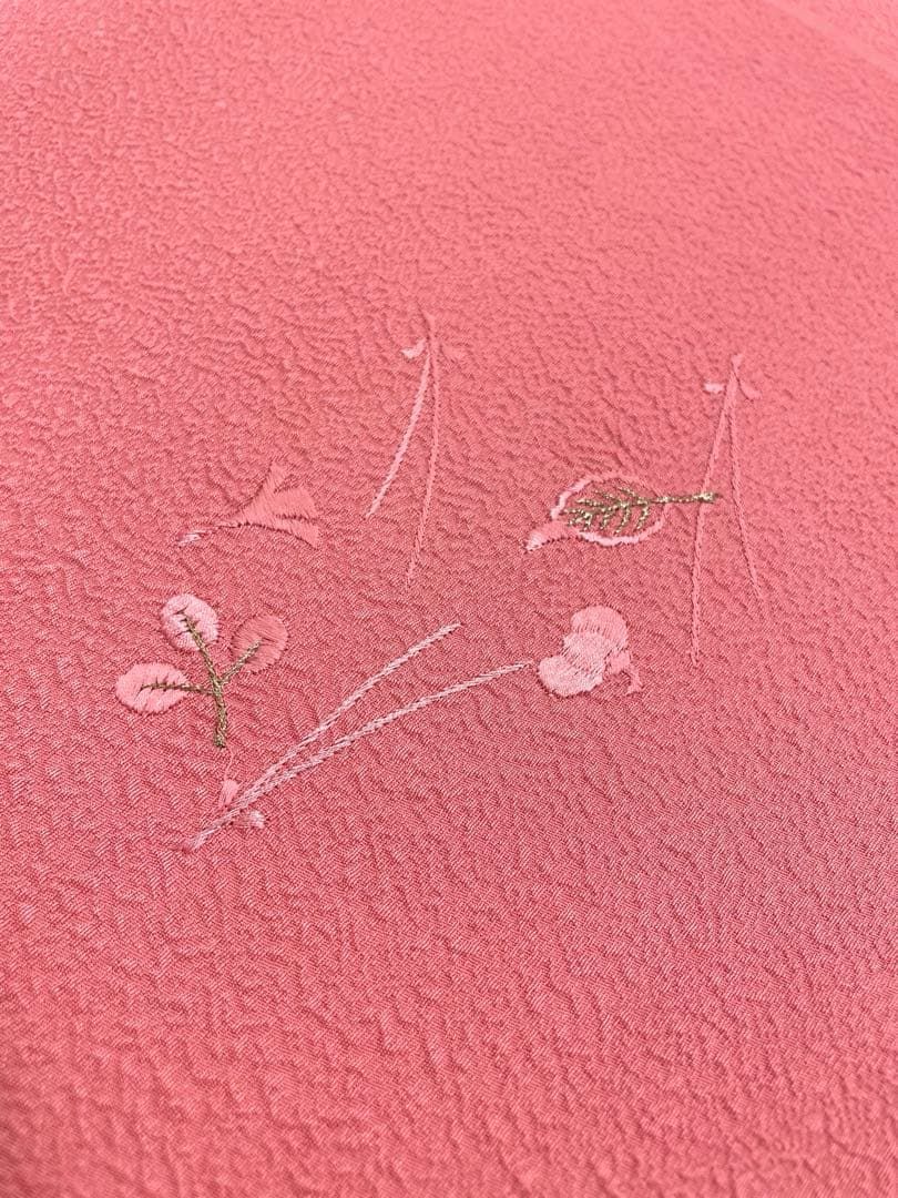 付け下げ 刺繍 紋意匠 吹き寄 八掛付き 正絹 反物 - メルカリ