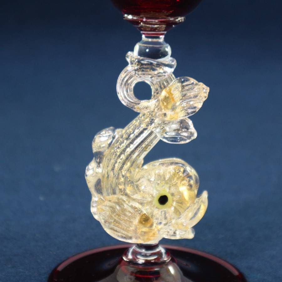 ムラーノガラス ワイングラス 赤 金箔 魚モチーフのステム ベネチアングラス イタリア製 品 伝統工芸 アンティーク調 クラシカル 288f21 SKLAD-KIRPICHA_RU