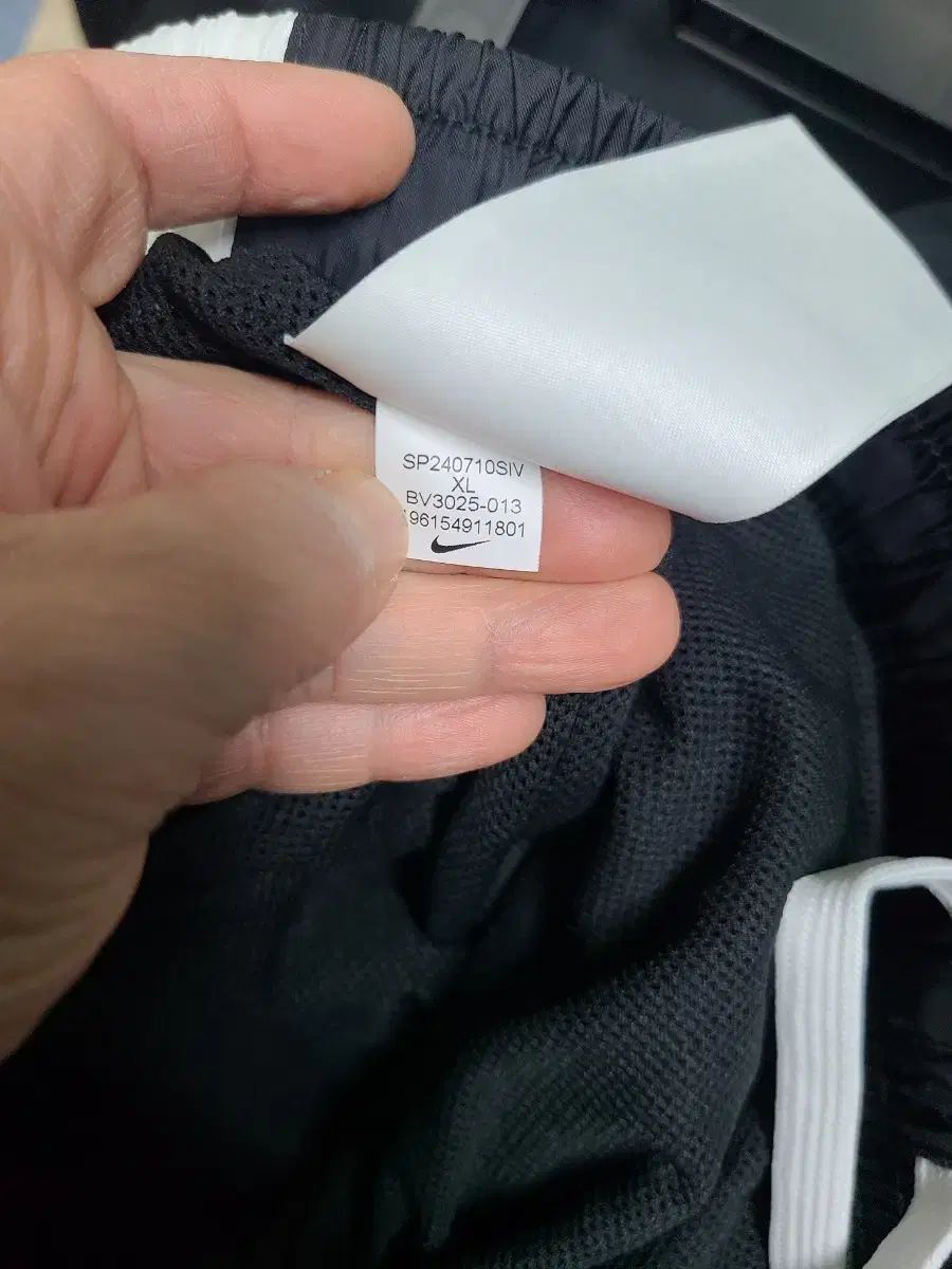 ウーブンパンツ