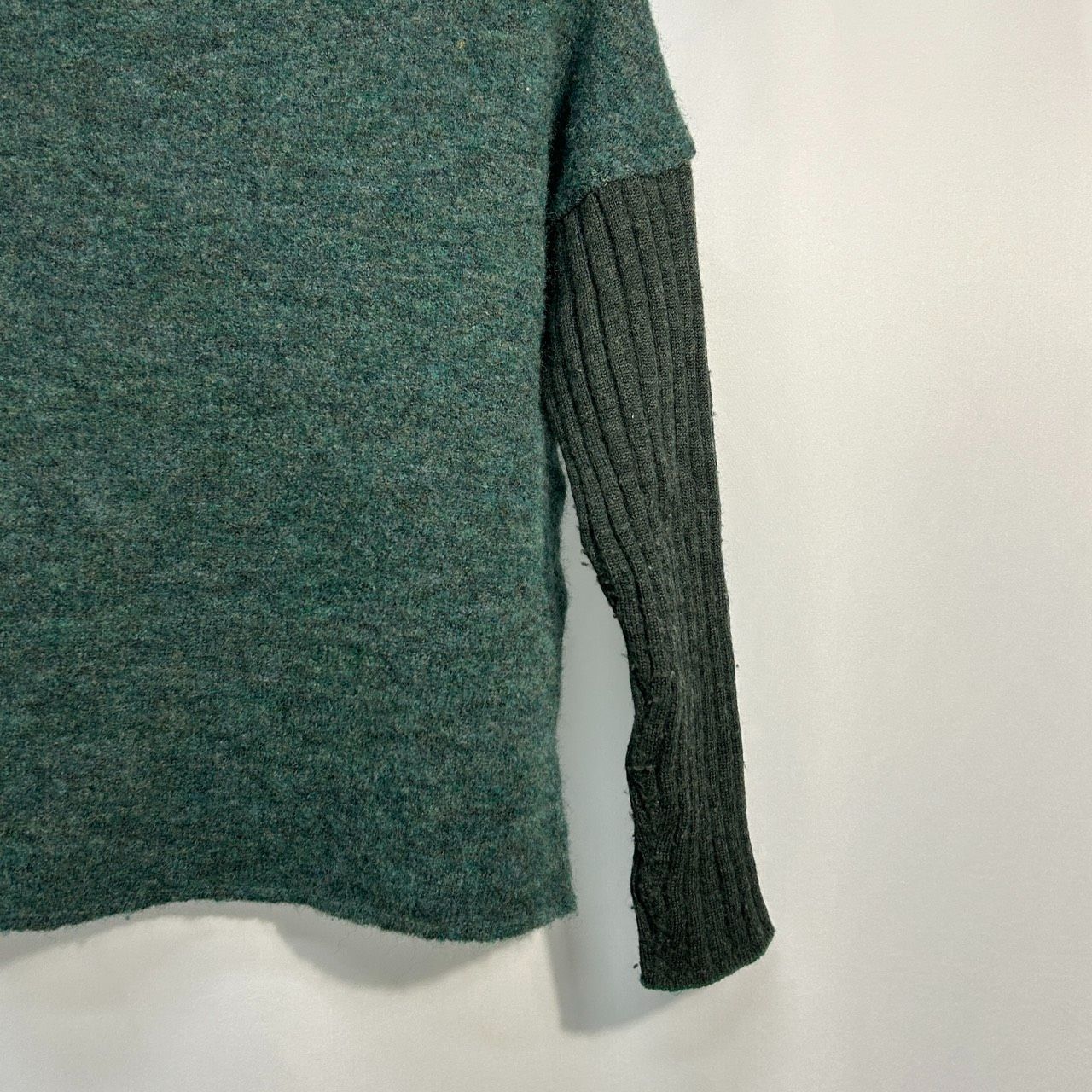 センソユニコ ニット グリーン 38 イオコムイオ  センソユニコオリーブグリーン ニット 美品 センソユニコ io comme io