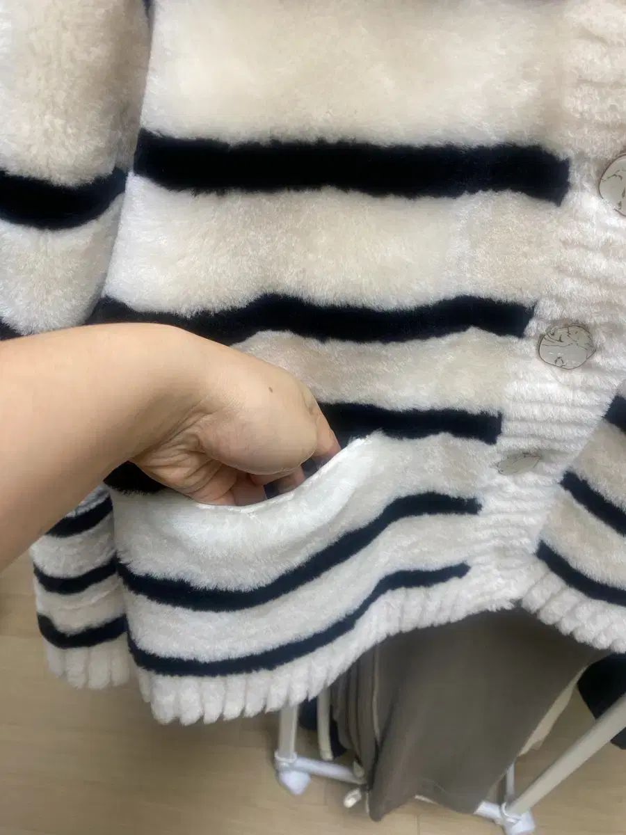 リアル ボーダー柄 ショート ムートン カーディガン ジャケット