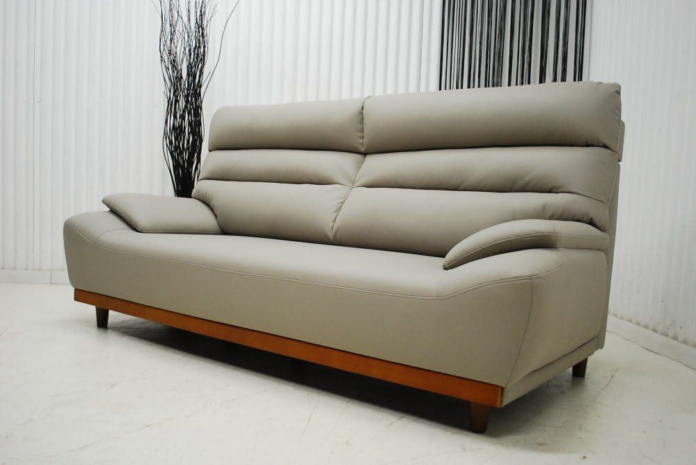 グレー 重圧感のある佇まい