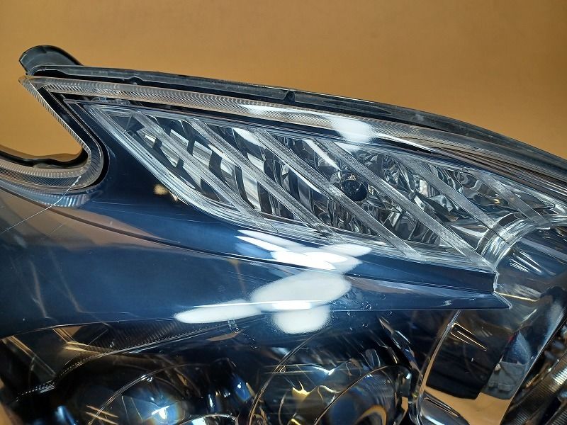 プリウス ZVW30 最新 右ヘッドランプ・ヘッドライト Gツーリング