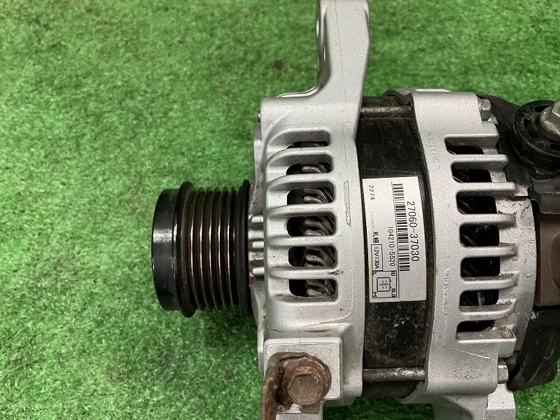 ヴォクシー ZRR75W オルタネーター ダイナモ Z 4WD 8人 27060-37030 27060-37030 9AF