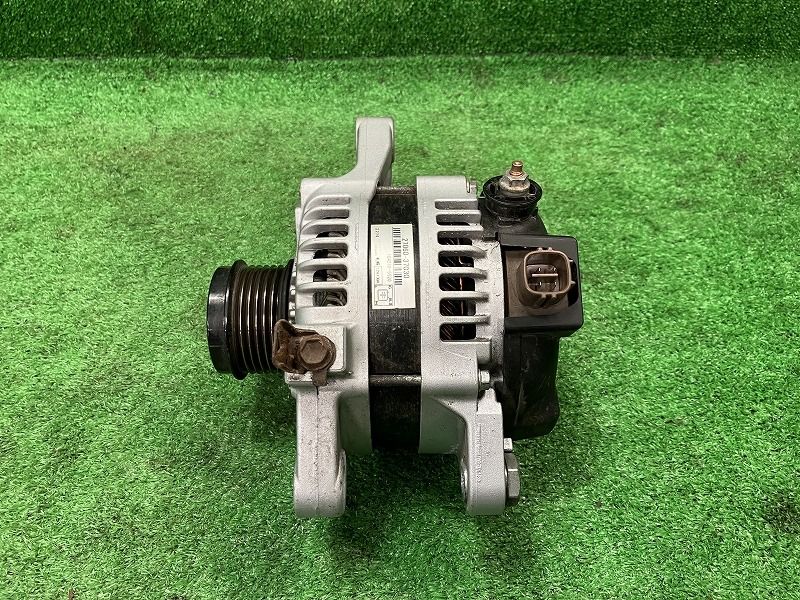 ヴォクシー ZRR75W オルタネーター ダイナモ Z 4WD 8人 27060-37030 27060-37030 9AF