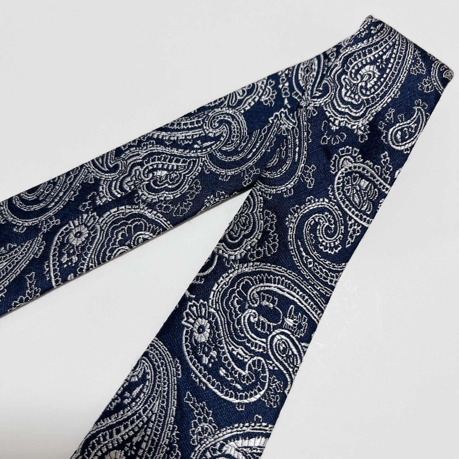 美品 キートン ネクタイ ハイブランド ペイズリー柄 光沢 ジャガード織り 希少 美品 キートン ネクタイ ハイブランド ペイズリー柄 光沢 ジャガード