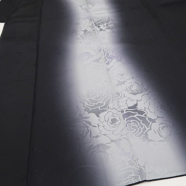 ❁tomihisa❁新品 室華風 落款 薔薇 モノトーン 着物 正絹 仕付け糸付