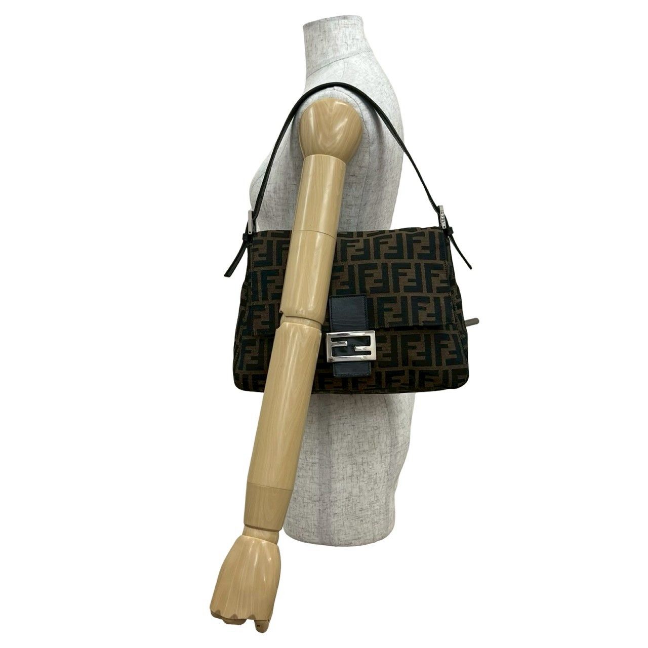 極美品 FENDI フェンディ ズッカ柄 FF金具 キャンバス× レザー