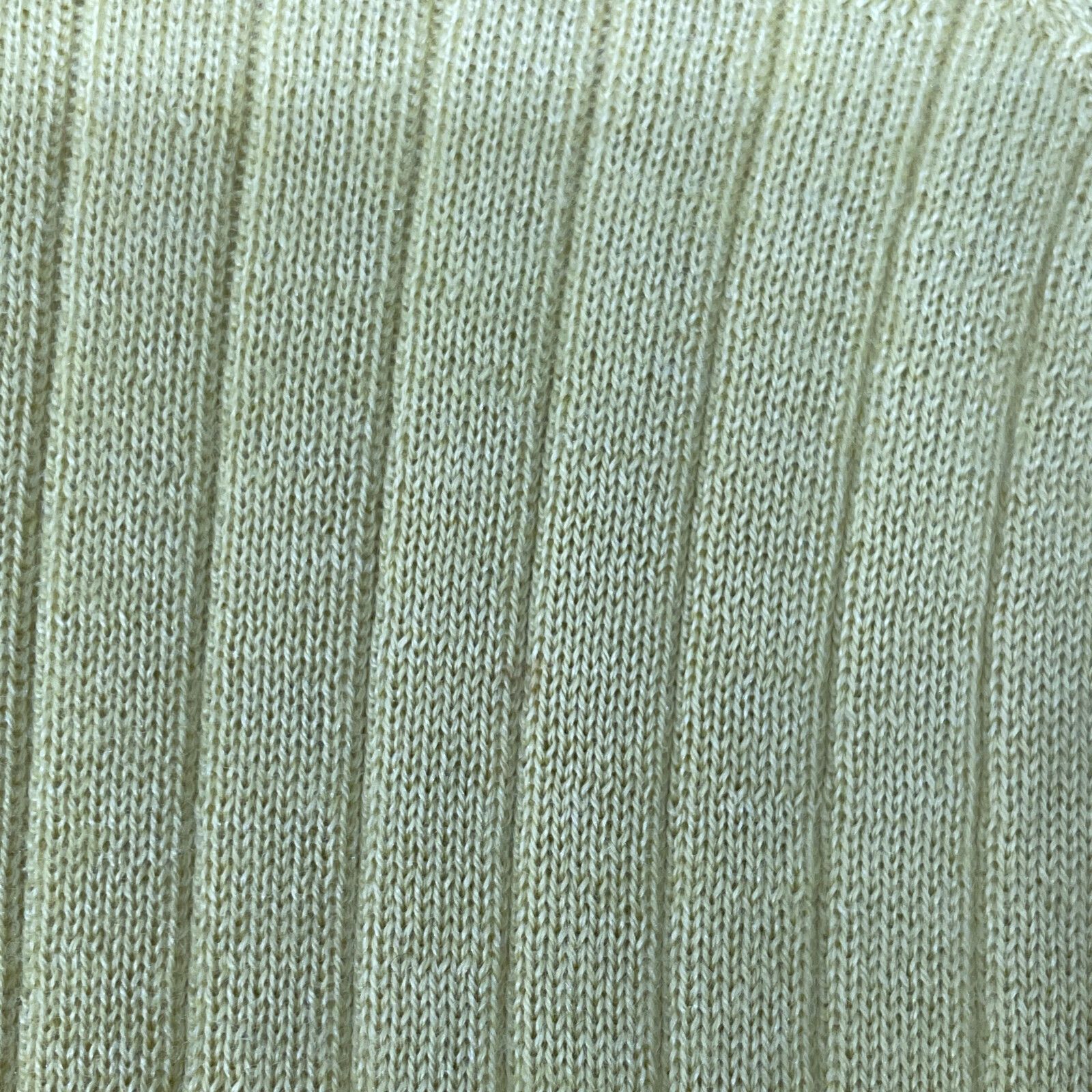 ドゥロワー ｲｴﾛｰ