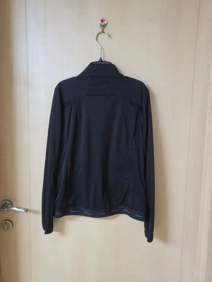 ウィンドブレーカー