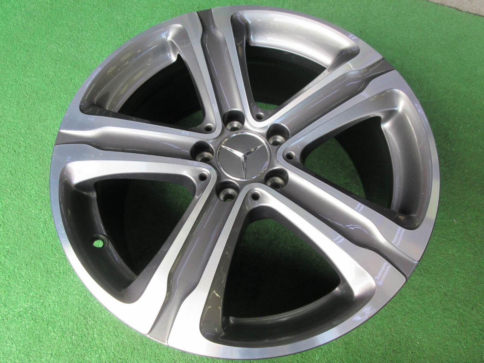 38 目立った傷も無く程度良好です♪スタッドレス用に是非