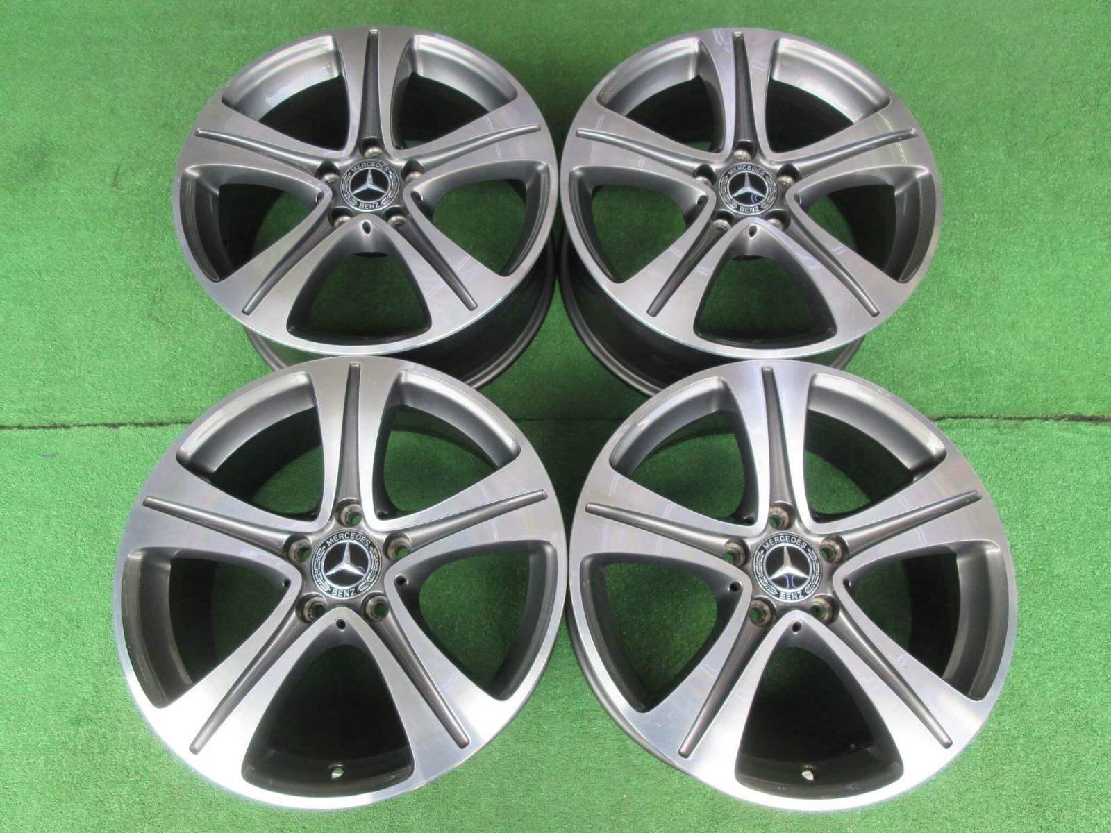 メルセデス Ｗ２１３系Ｅクラス純正ホイール 7.5J-17 5H112 40 目立った傷も無く程度良好です♪