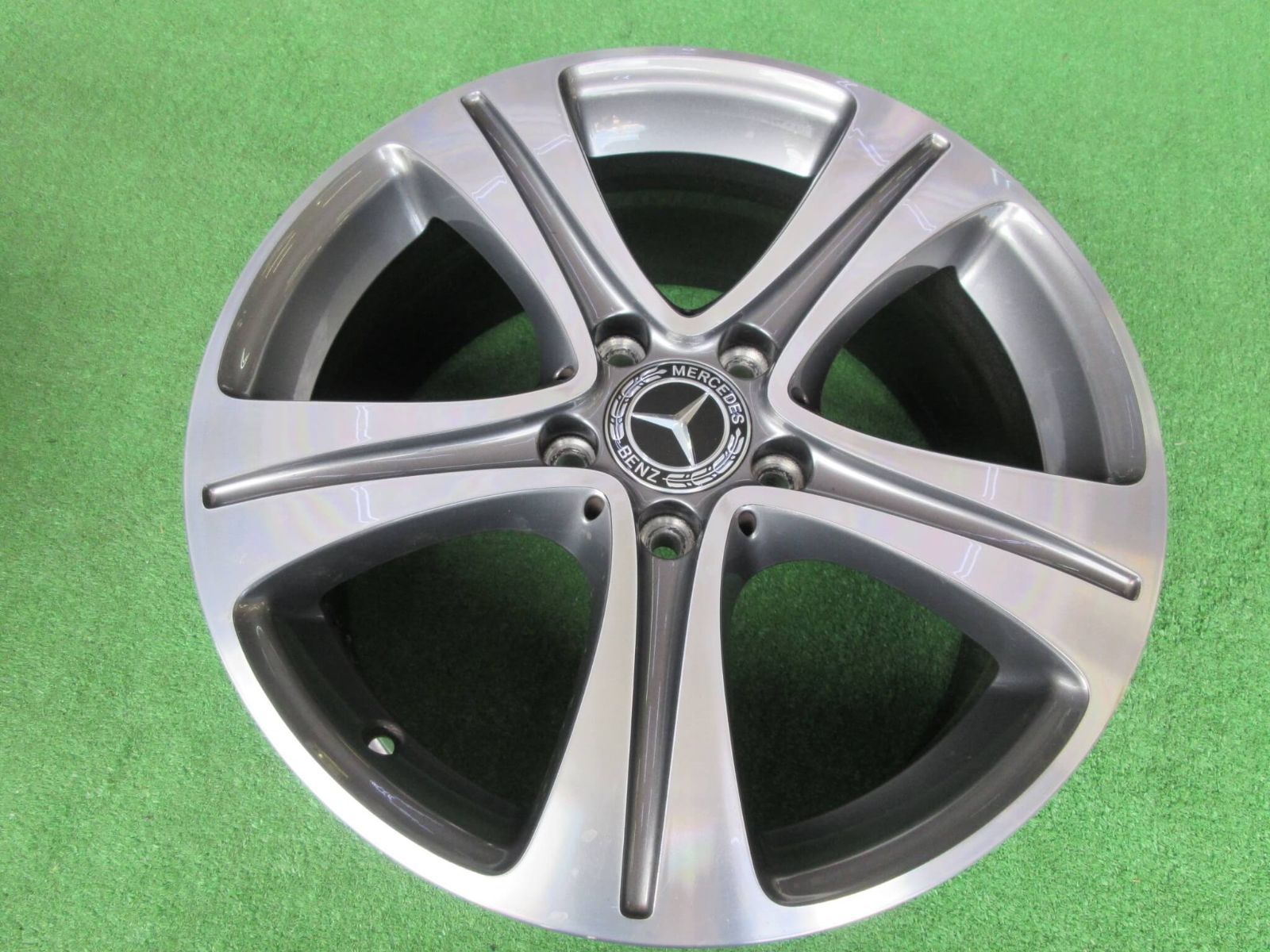 メルセデス Ｗ２１３系Ｅクラス純正ホイール 7.5J-17 5H112 40 目立った傷も無く程度良好です♪