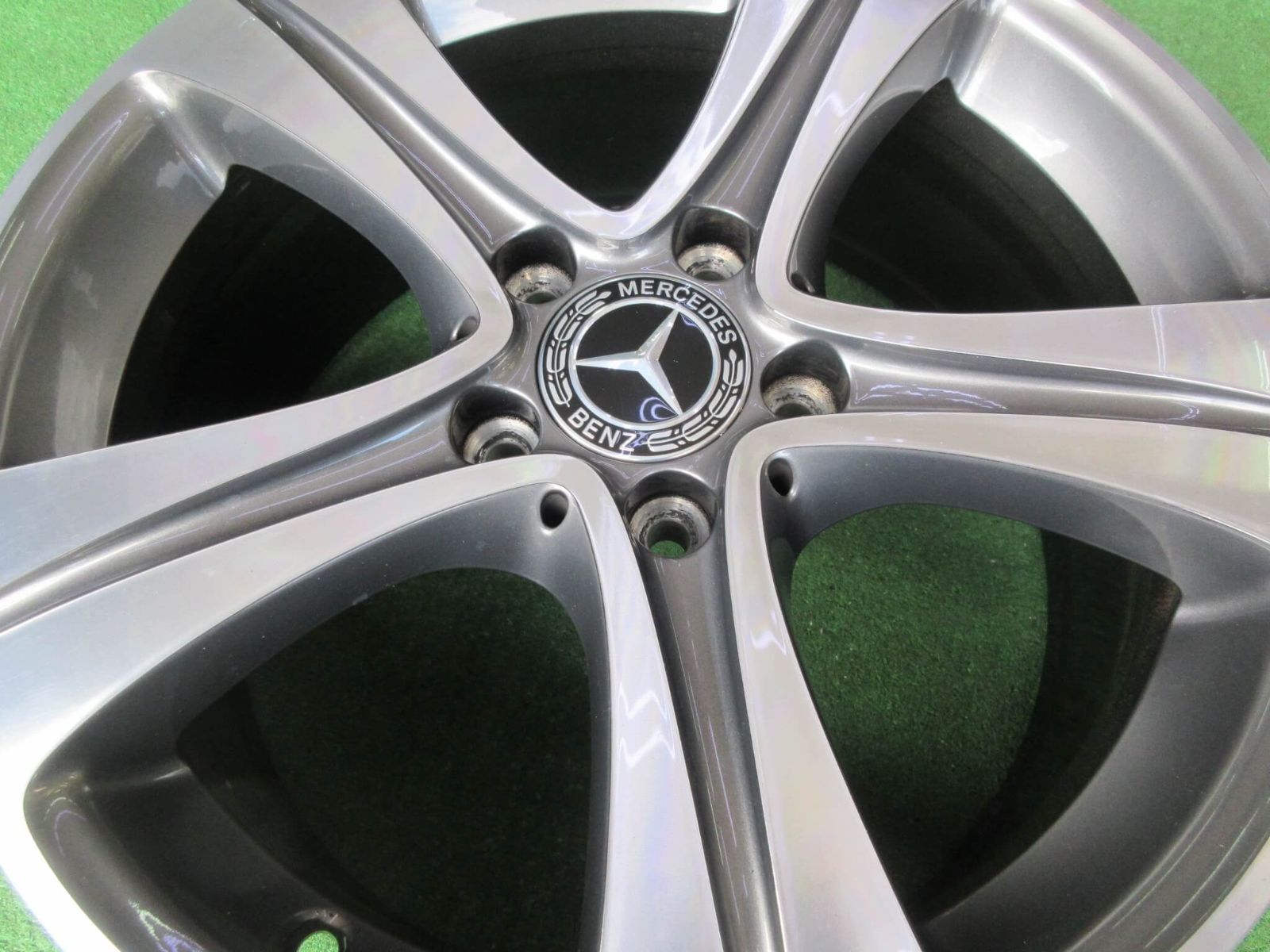 メルセデス Ｗ２１３系Ｅクラス純正ホイール 7.5J-17 5H112 40 目立った傷も無く程度良好です♪ FFCRYSTALESIA_COM