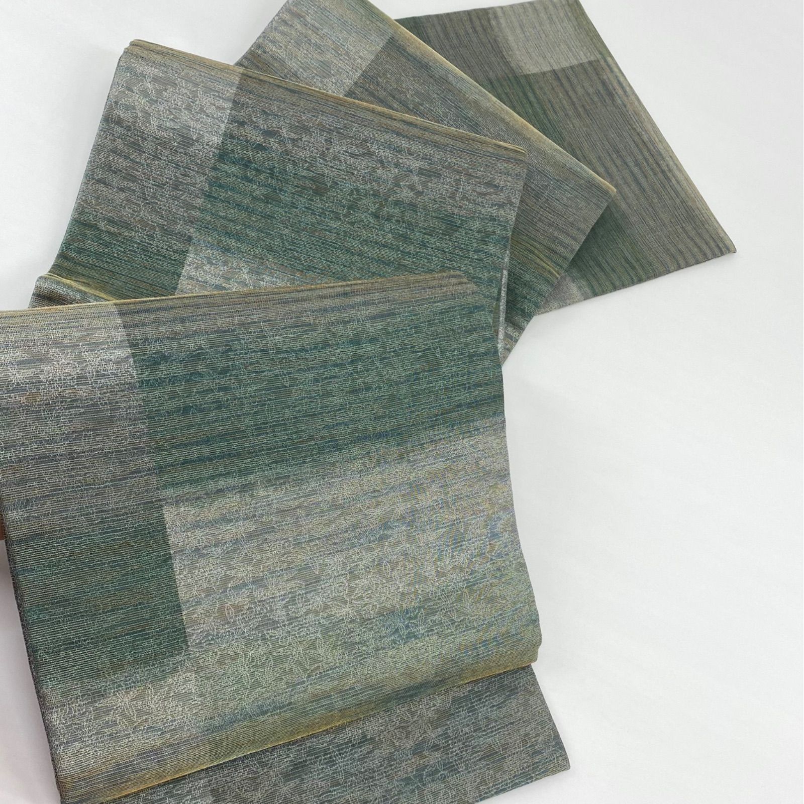 御寮織 紋屋井関 全通 袋帯 西陣紋織の租 金糸 正絹 D049 - メルカリ