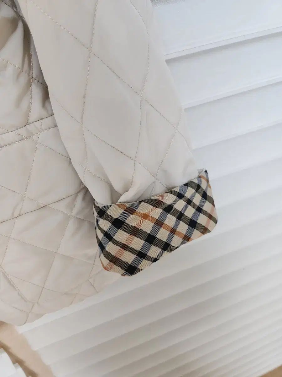 アイボリー CHECK