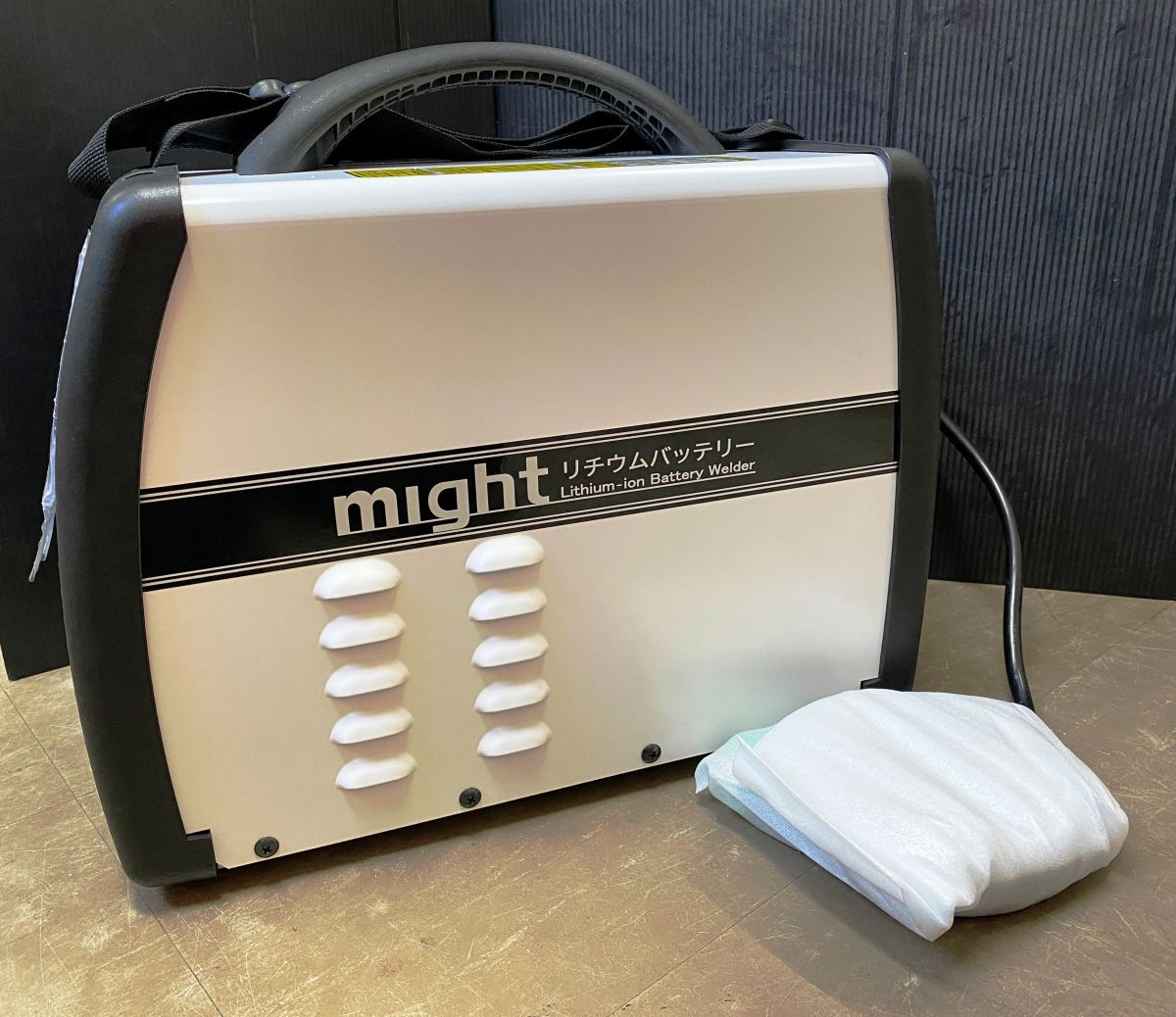♥品 マイト工業 LBW-170G リチウムイオンバッテリー溶接機 バッテリーのみで溶接 本体18.2kg 最大出力170A