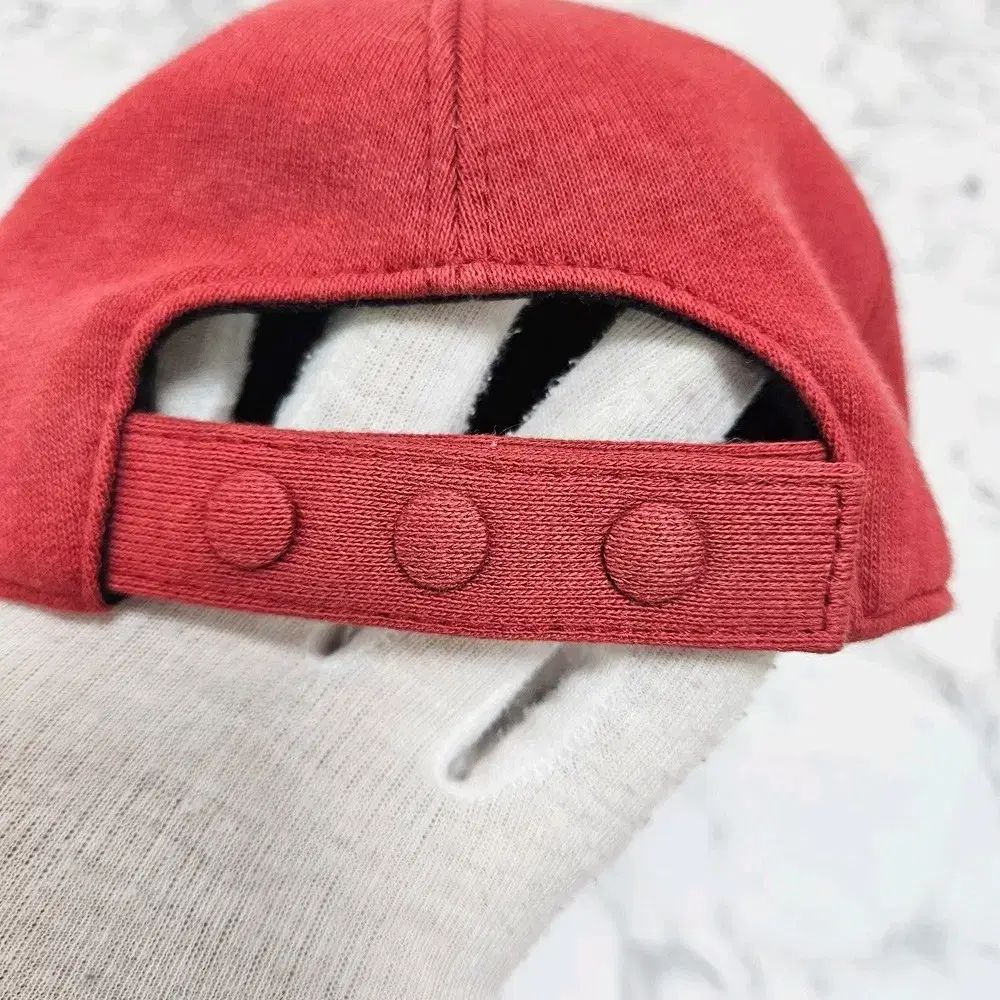 M BURBERRY バーバリー TBロゴ ベースボールキャップ レッド