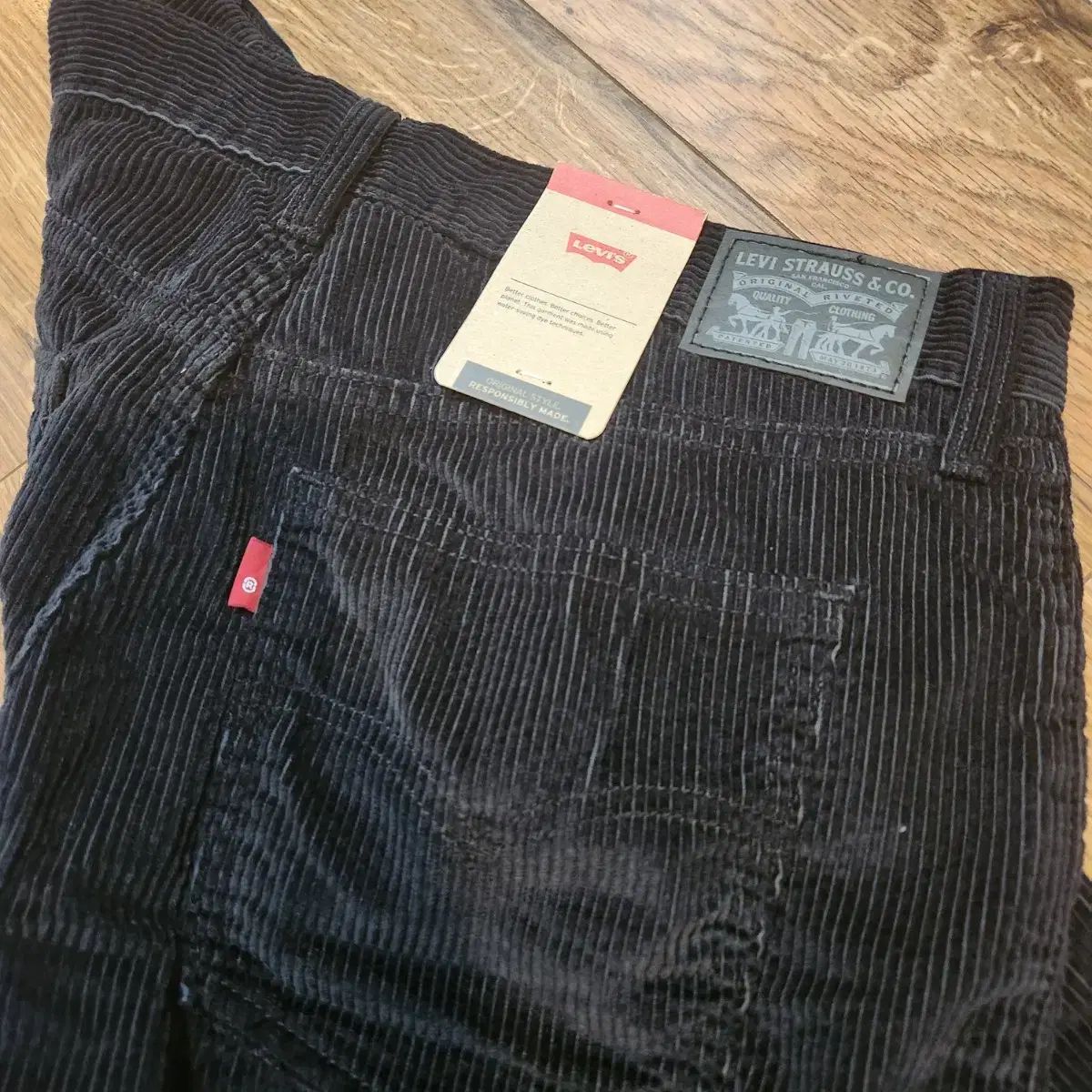 レディース LEVI S 黒 コーデュロイパンツ ウエスト 29