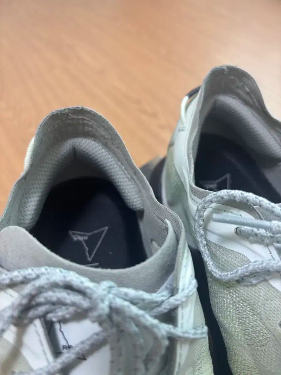 Roa ロア セラ フロスティッド ミント ブラック 41 サイズ