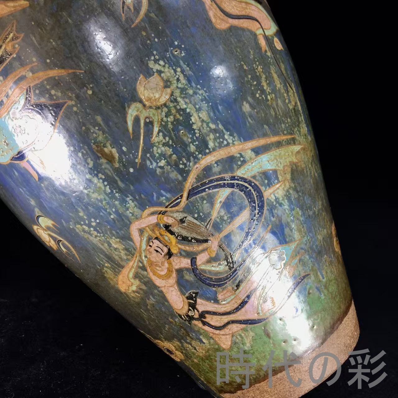 宋建窯彩絵飛天図梅瓶