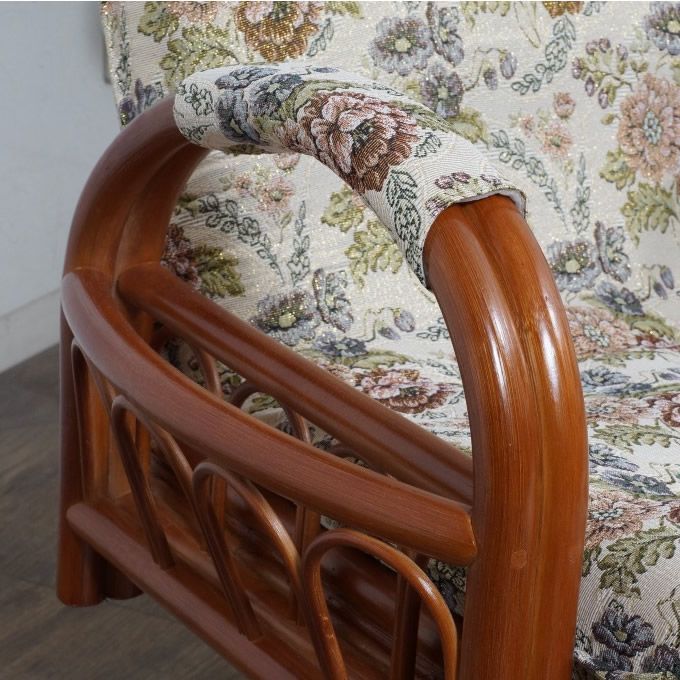 3段階リクライニング座椅子