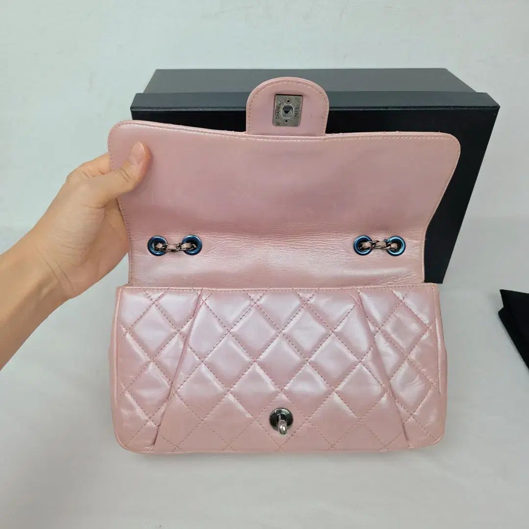 シャネル ミディアム カーフスキン クロスバック ピンク DECORATOM_COM_BR