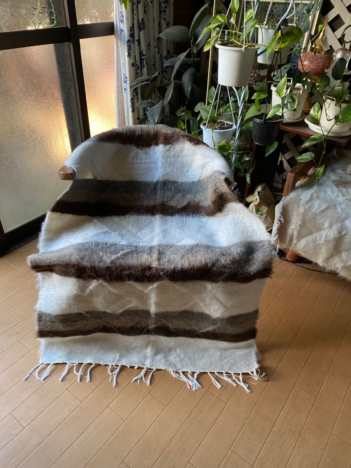 トルコ発現地より卸売販売シイルトバッタニイェ アンゴラヤギのモヘアで織り機で織られた毛布 淡い色合い4色楽しめる超絶便利なエコな織物 シイルトバッタニイェなら25年販売実績のある当店で 良いものをリーズナブルに オリジナルサイズ一点のみ