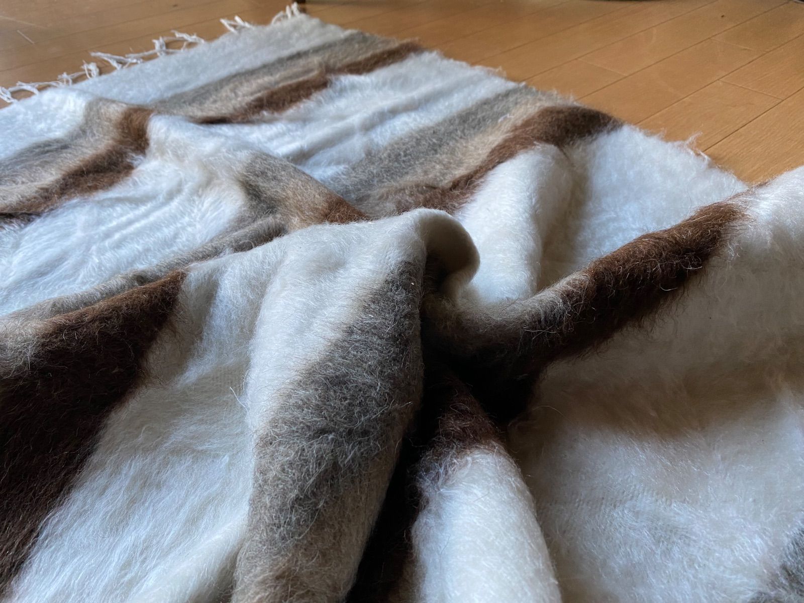 トルコ発現地より卸売販売シイルトバッタニイェ アンゴラヤギのモヘアで織り機で織られた毛布