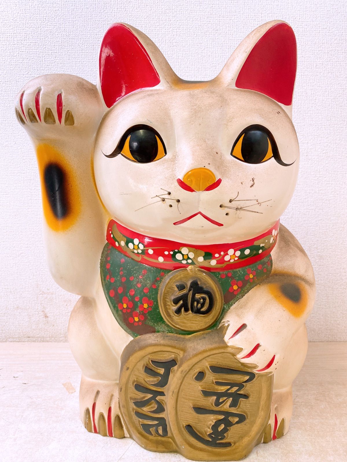 開運招福招き猫 高さ 約48cm 特大 陶器製招き猫 貯金箱 商売繁盛 縁起物 金運 昭和レトロ まねきねこ 置物 和風 骨董 アンティーク 大型 焼き物 銀行 年代物 右手上げ ネコ 当時物 可愛い 幸福 幸せねこ まねきねこ