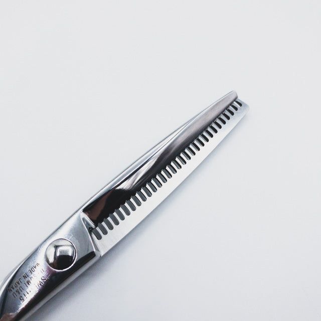 新品未使用【内海ウツミUTSUMI】SWISH15 オフセット シザー セニング