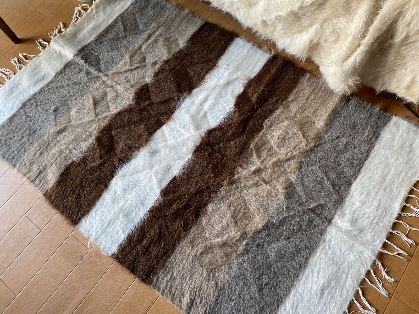 大きめ膝掛けサイズ80×125玄関やソファやベッドの前に 車やキャンプにもとても便利