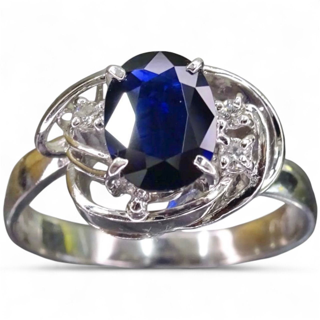 美品‼️8号サファイアとダイヤ、オーバルミックスカットリングPt900プラチナ✨ プラチナ pt900 サファイア0.96ct ダイヤモンド3粒 リング指輪11号