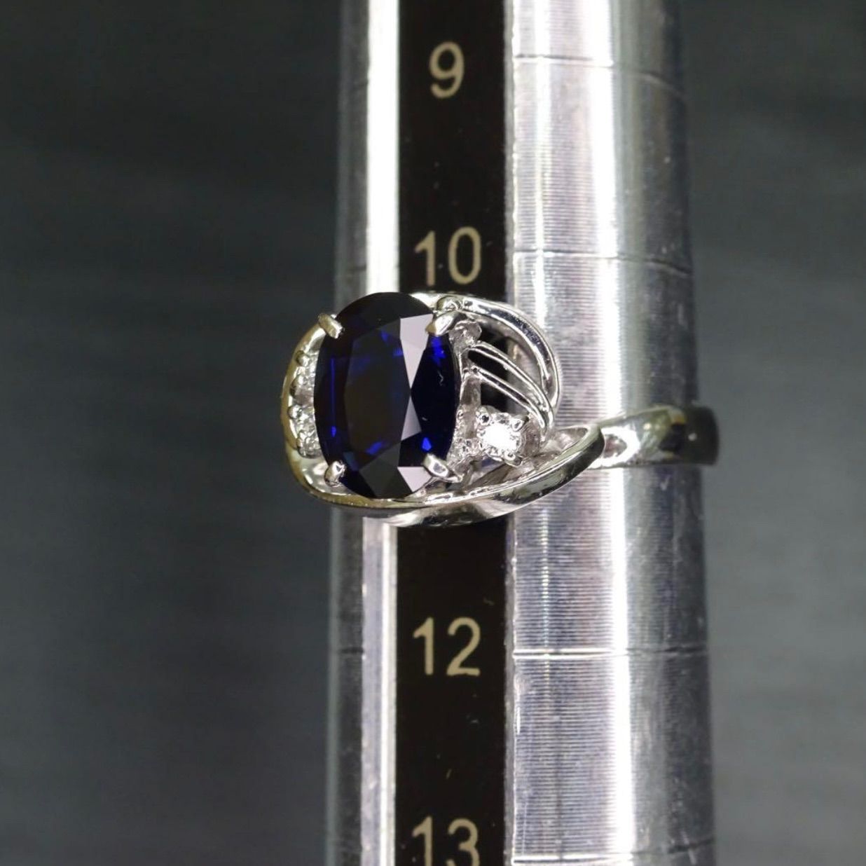 プラチナ pt900 サファイア0.96ct ダイヤモンド3粒 リング指輪11号