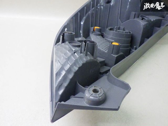 アクア NHP10 STANLEY 52-252 Z 左右セット テールライト Yahoo