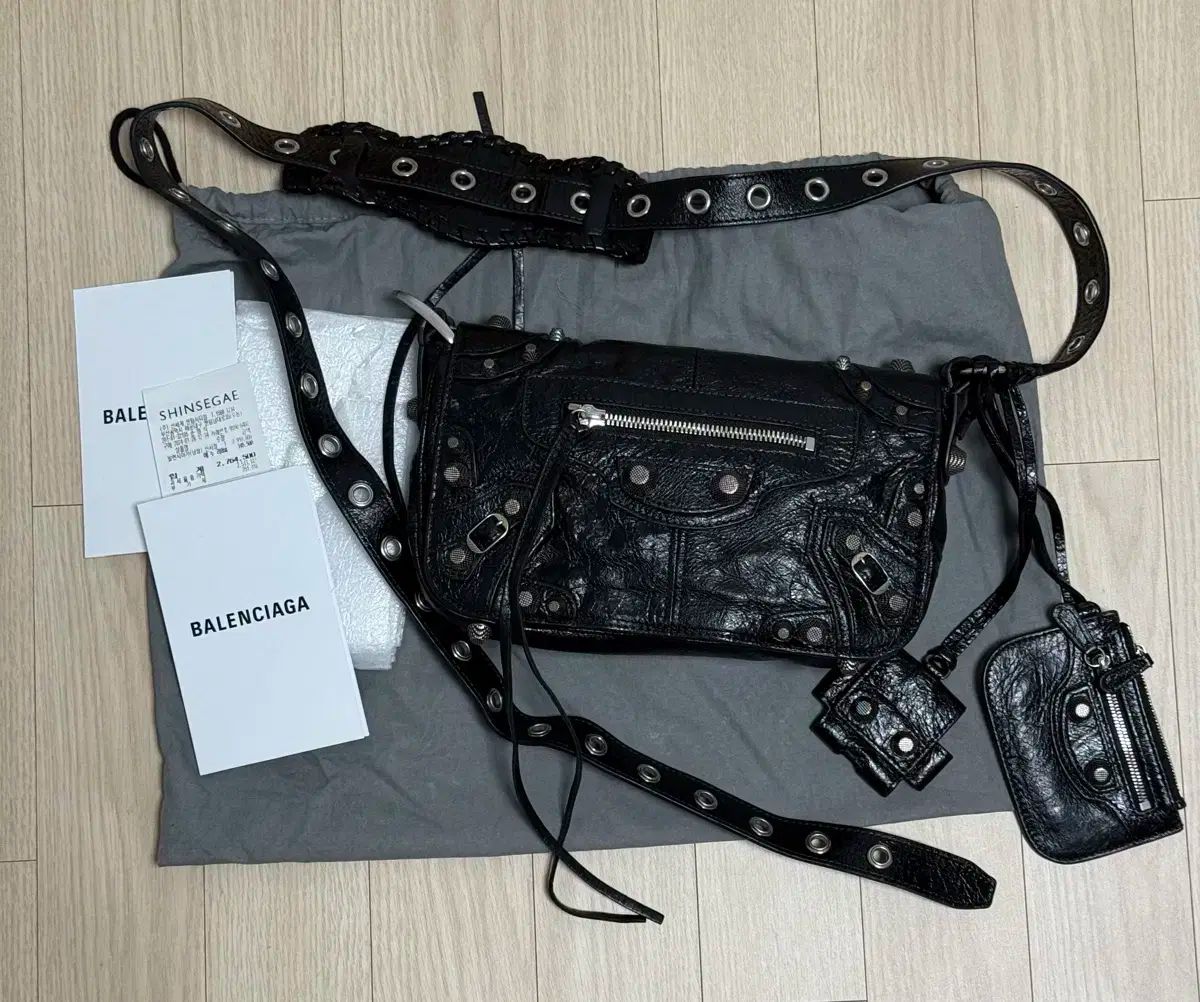 バレンシアガ ルカゴール フラップバッグ