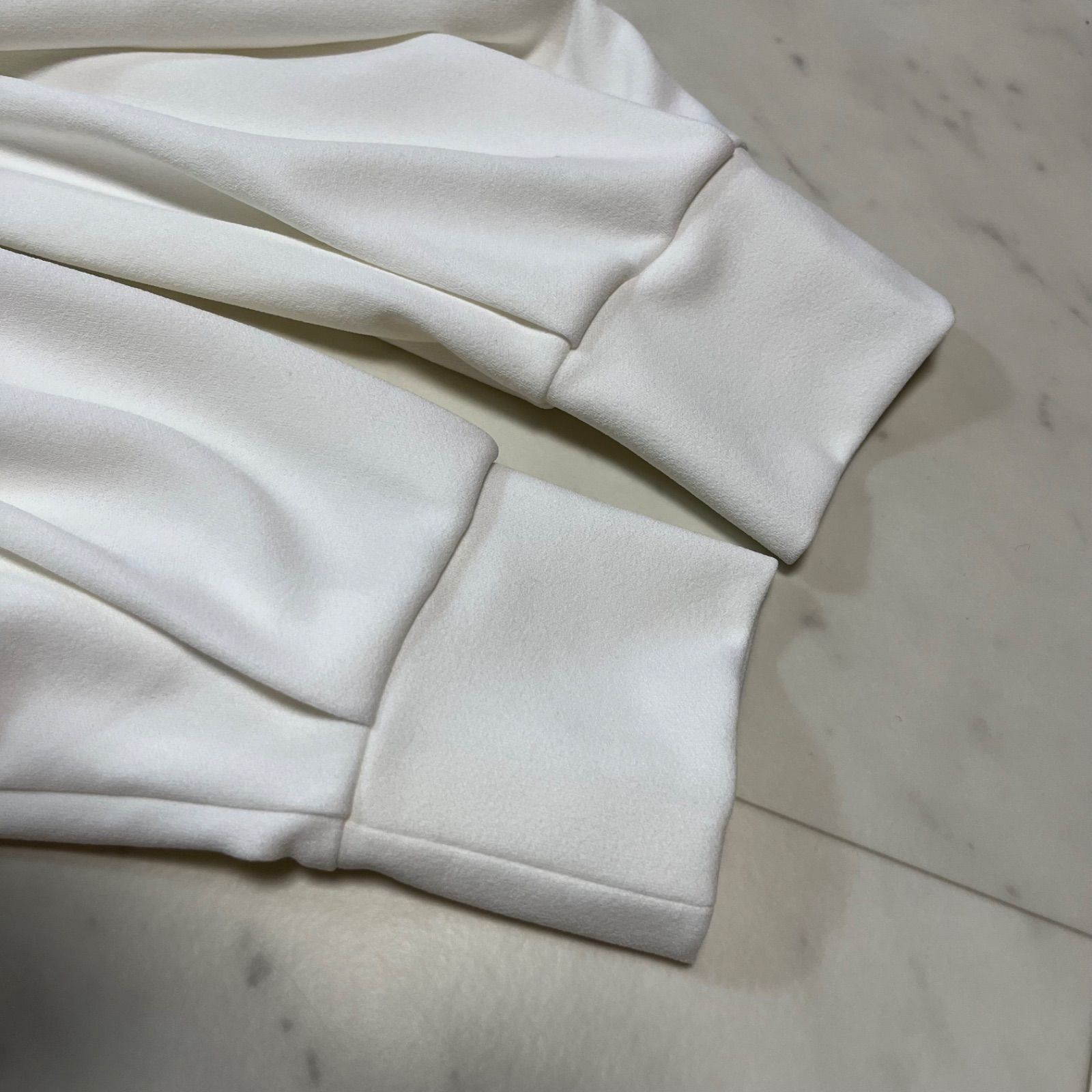  ビアズリー Tブラウス カットソー 長袖 プルオーバー トップス ストレッチ 定価18700円 体型隠し ロングTシャツ レディース サイズF ホワイト 秋 ゴーゴー古着 2 No.K 774 五分袖 七分袖 Tシャツ カットソー