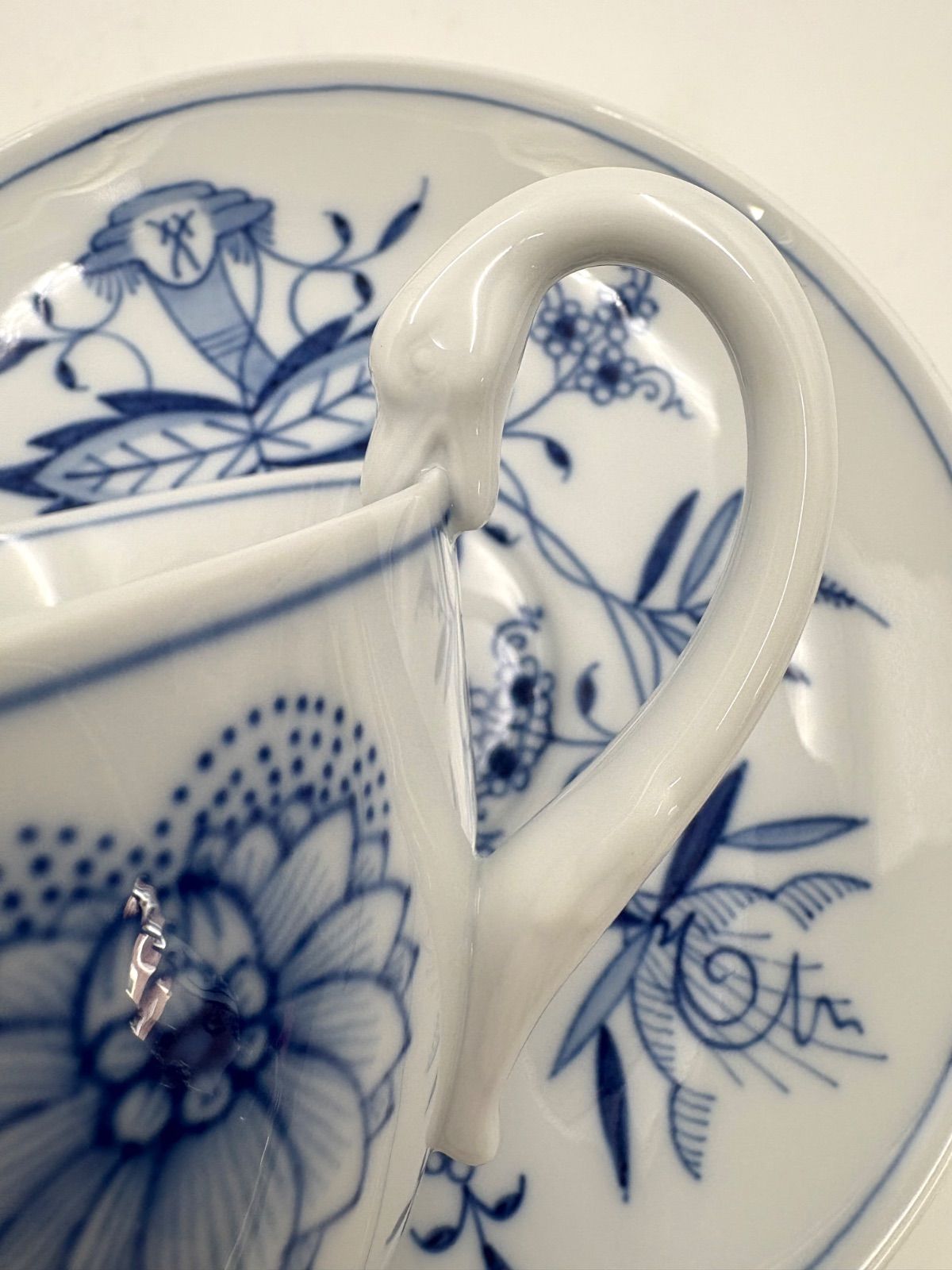 Meissen マイセン ブルーオニオン スワン 頭 ハンドル ハイハンドル カップ＆ソーサー 2客ペア SKLAD-KIRPICHA_RU