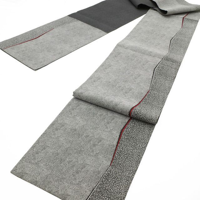 新古品 袋帯 京都 西陣 吉村織物 百綴れ 正絹 黒地 ブラック 鮫 大小霰 江戸小紋柄 織り分け 織り柄 格好いい スタイリッシュ カジュアル お洒落 春 秋 冬 仕立て上がり みやがわ sb54647