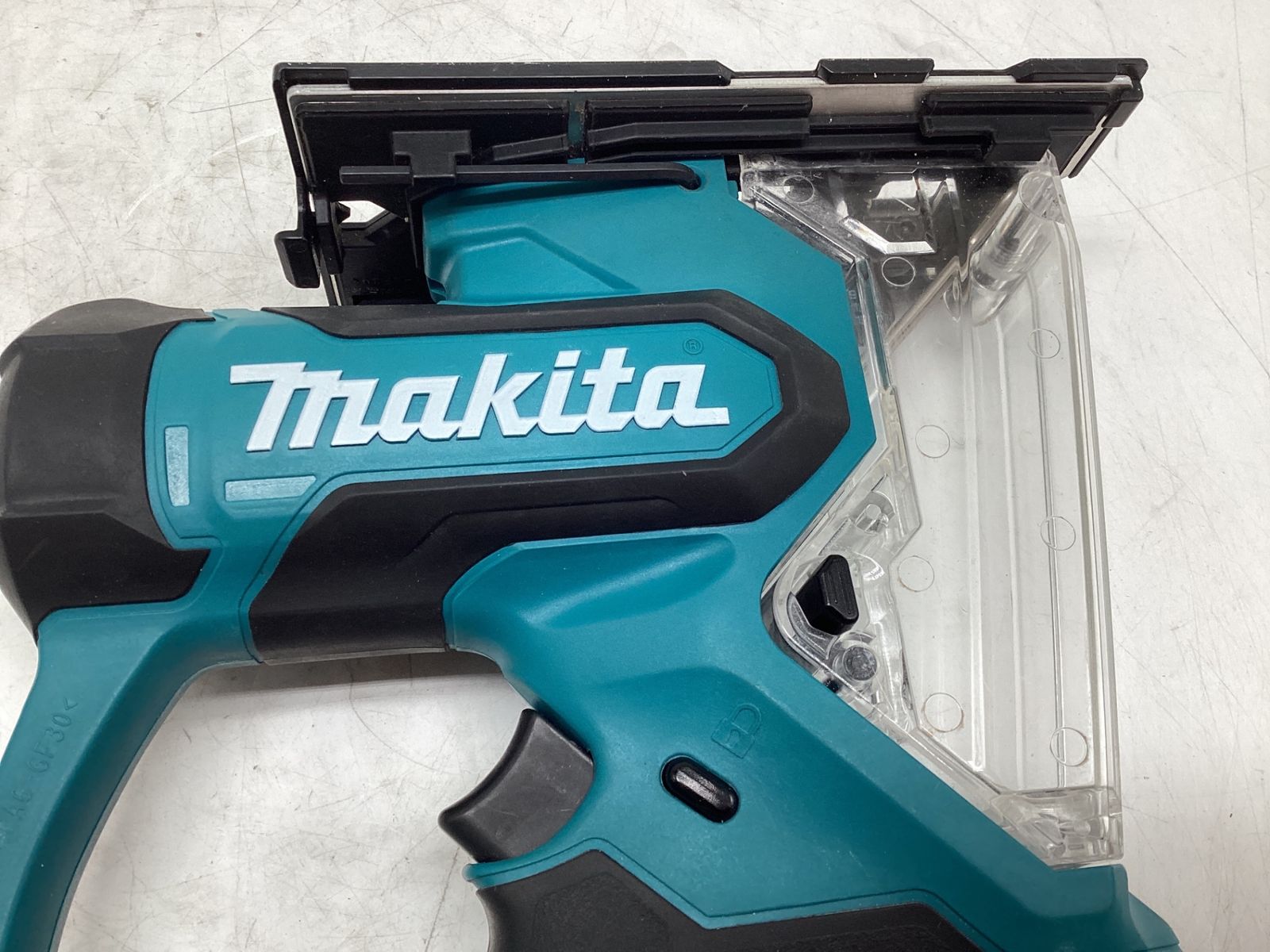 マキタ 18v充電式ボードカッタ本体のみ