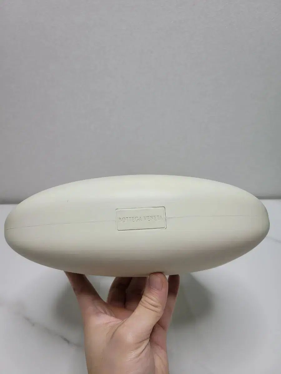 モールディング ショルダーバッグ