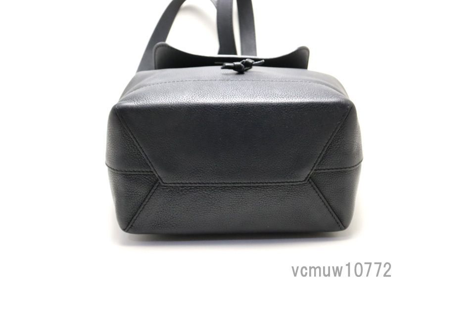 VUITTON ロックミー