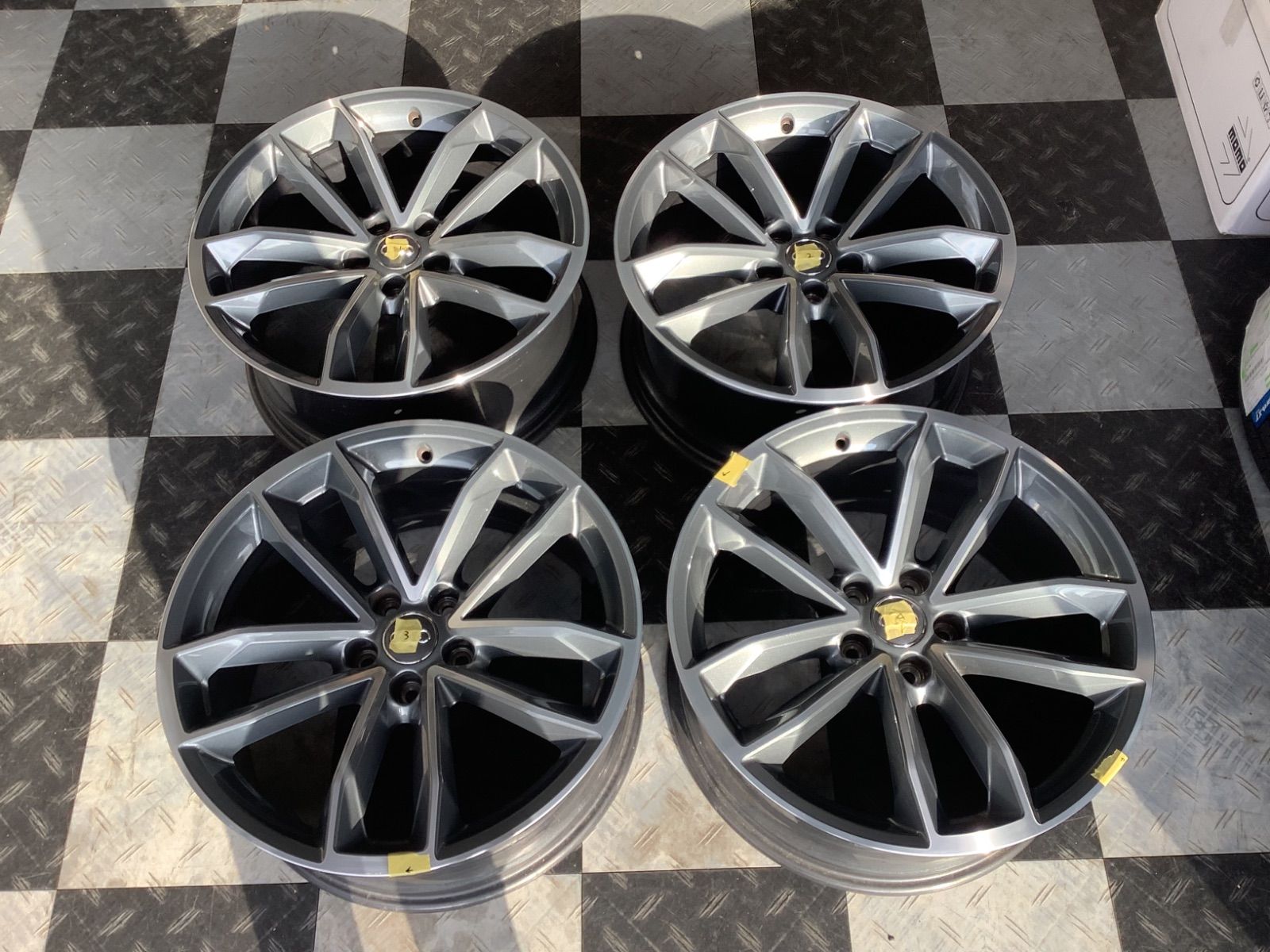 送料込み アウディ S5 スポーツバック F5 純正ホイール 19インチ オフセット 32 8.5J PCD112 5穴 ホイール4本セット