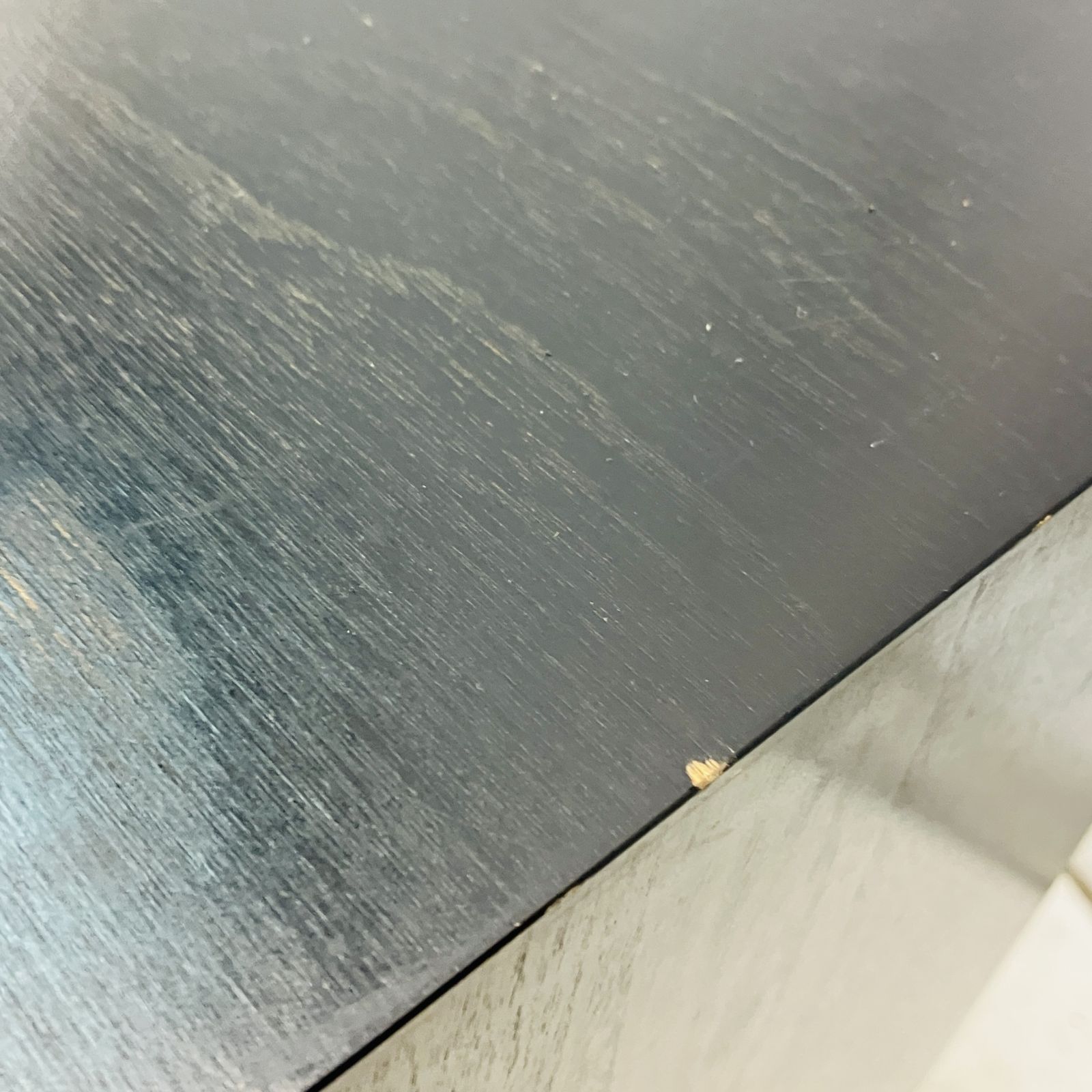 ラック ブラック