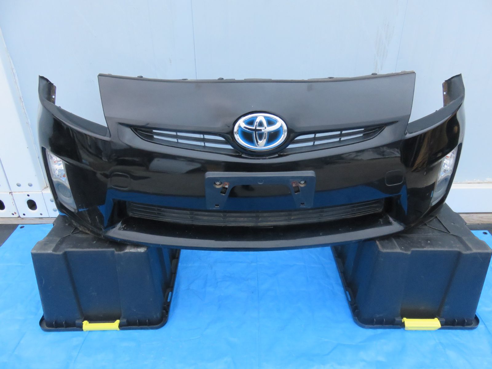 プリウス30 フロントバンパー　後期　2012 引き取り希望 プリウス30 フロントバンパー 後期 2012 引き取り希望 ZYX1927810190